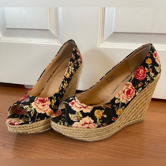 Peep toe floral wedge heels from George - Picture 5 of 5